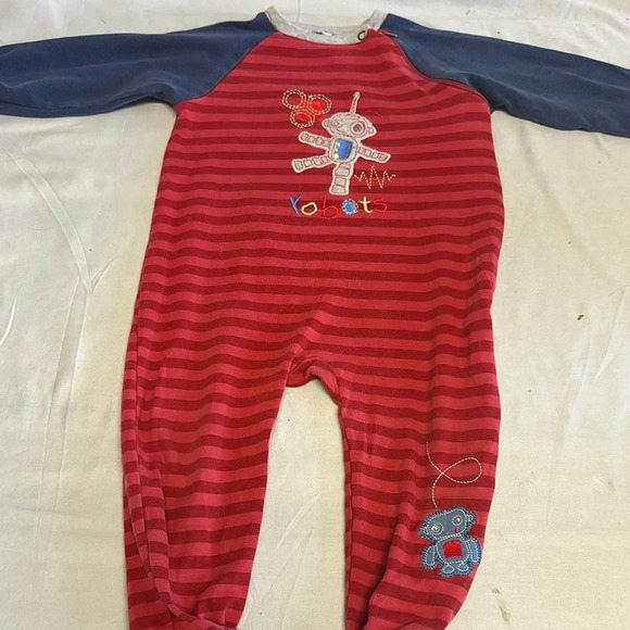 Pekkle Red and Blue robot onesie sleeper with side zipper - Picture 2 of 4